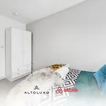Modern & Cozy Single Single - Shared House In By Altoluxo Short Lets & Serviced With Free Wifi And Parking *