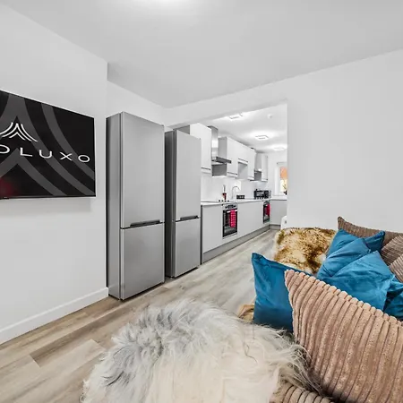 4|modern & Cozy 1bd Single On Church Road *