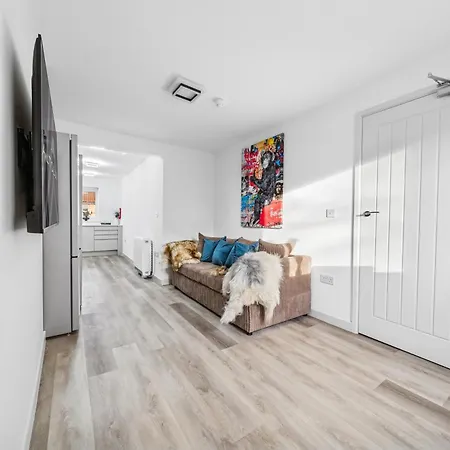 Modern & Cozy Single Single - Shared House In By Altoluxo Short Lets & Serviced With Free Wifi And Parking * בריסטול