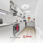 Modern & Cozy Single Single - Shared House In By Altoluxo Short Lets & Serviced With Free Wifi And Parking