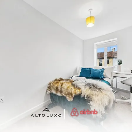 4|modern & Cozy 1bd Single On Church Road