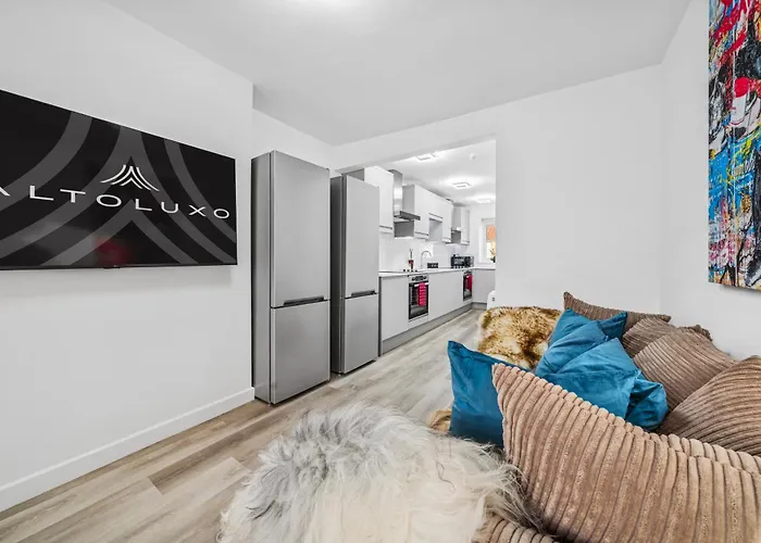 Modern & Cozy Single Single - Shared House In By Altoluxo Short Lets & Serviced With Free Wifi And Parking *